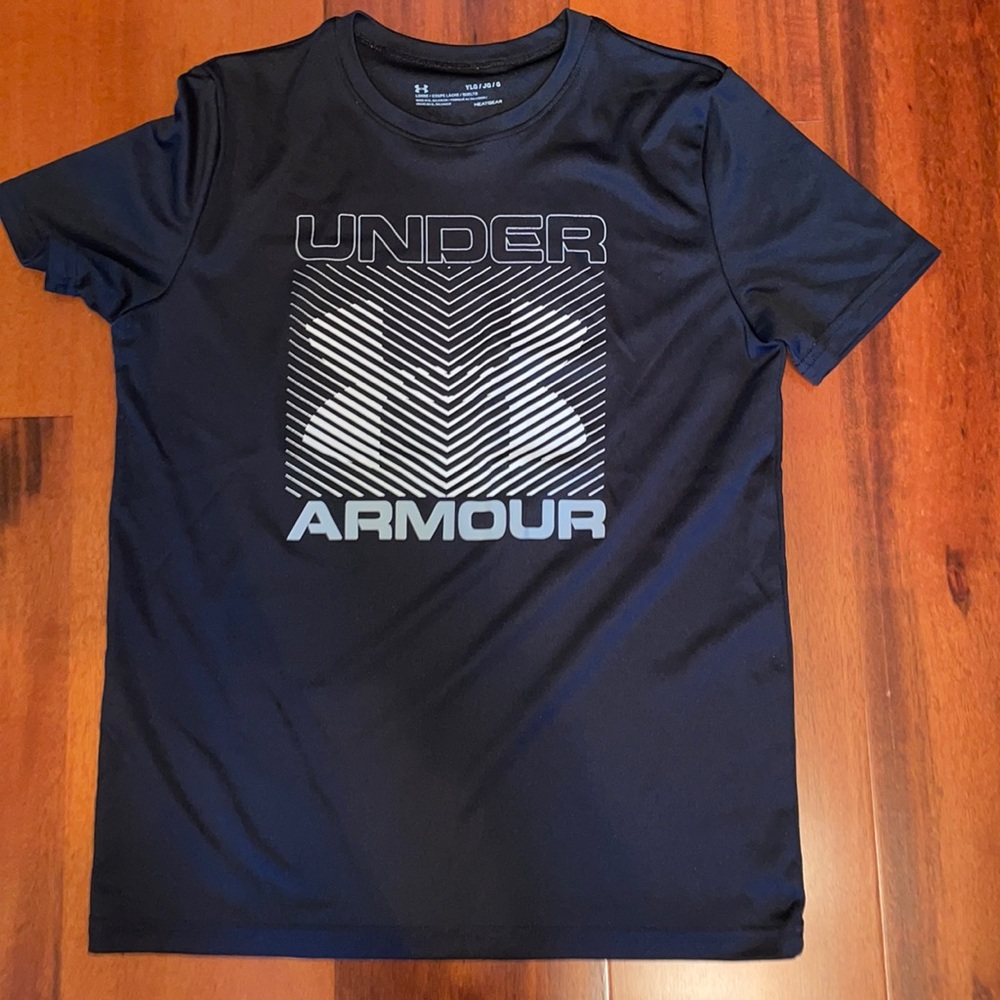Boys Large Under Armour Black Heatgear T-Shirt